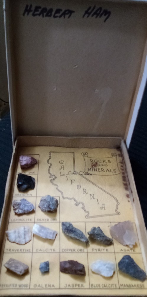 1940's Rockhound  ROCK & MINERAL SET