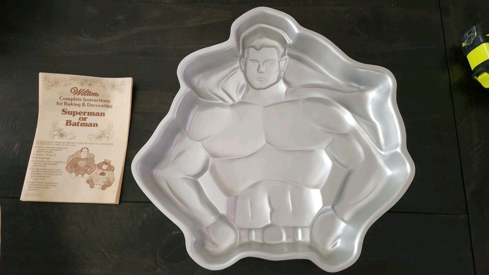 1977 Wilton Superman Cake Pan W/ Instructions