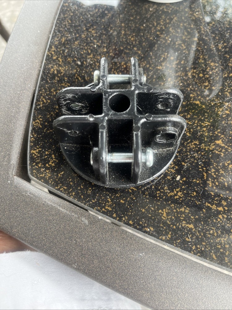 Quest Top Center Hub