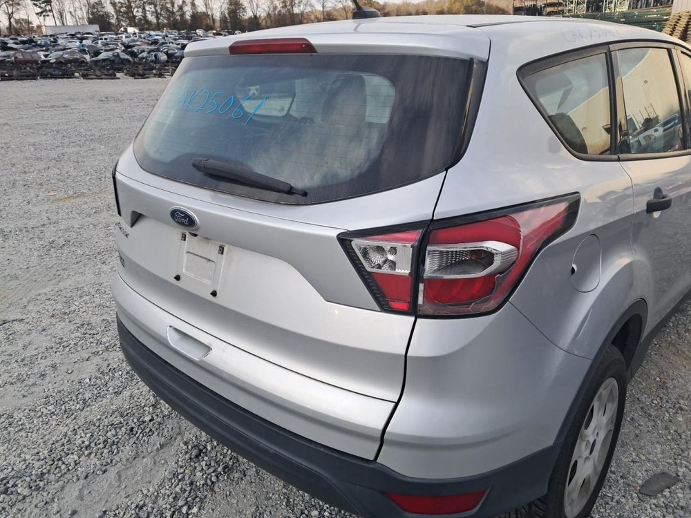 Fuse Box Engine Fits 17 ESCAPE 4872395