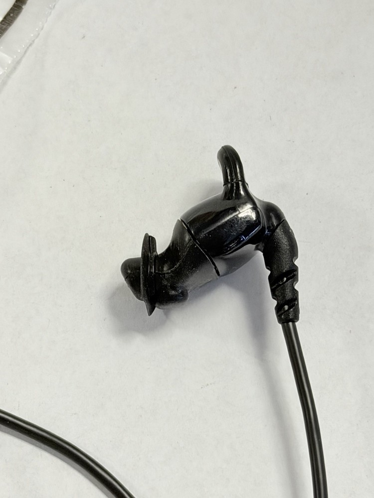 Motorola PMLN5464A Ear Microphone System Excellent/Mint Condition