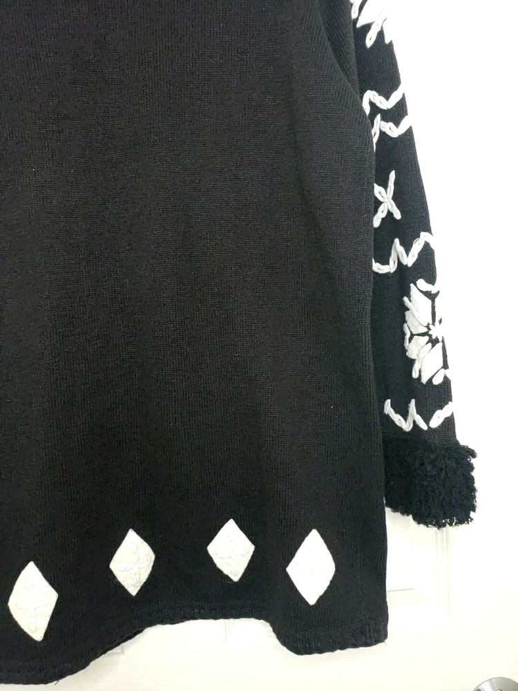Michael Simon Vintage Small Sweater Snowflake Black and White 90s Bold