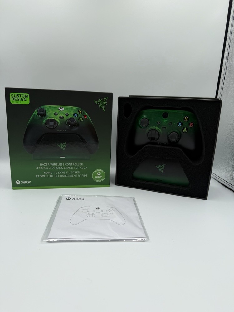 GC505 RAZER WIRELESS CONTROLLER & QUICK CHARGING STAND FOR XBOX- USED