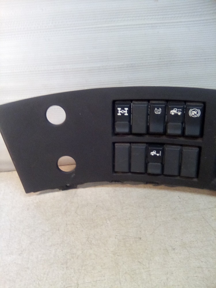 Volvo VNL 82756001 Dashboard Switch Panel