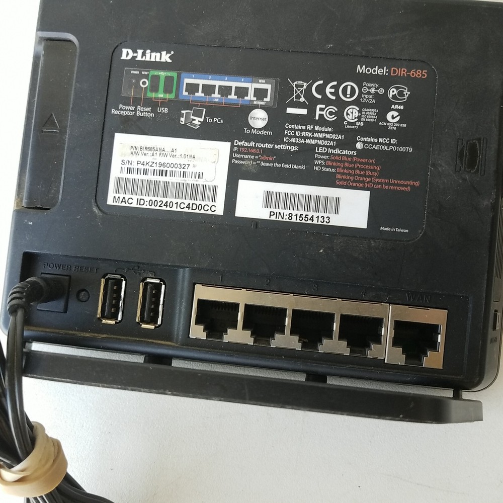 D-Link DIR-685 Xtreme N Storage Router With Manual And Adapter