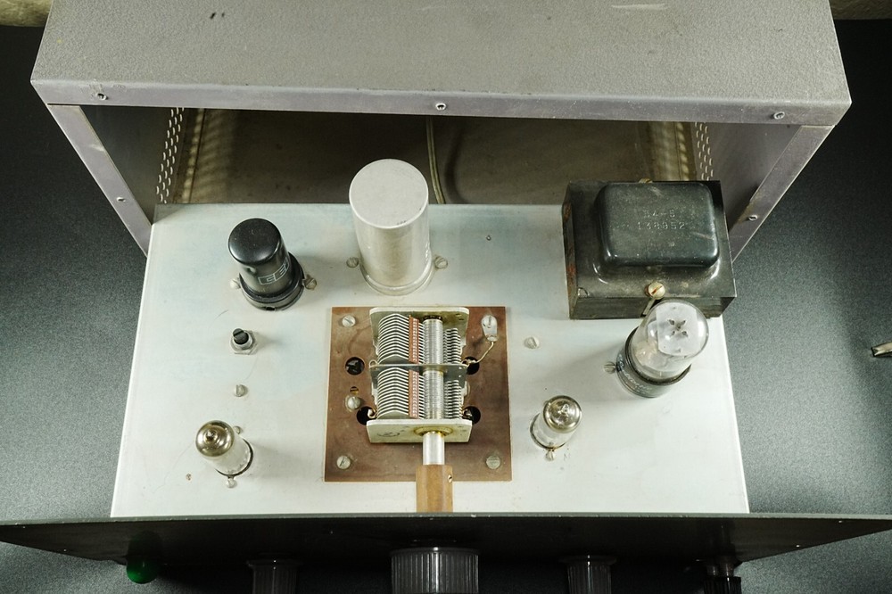 Heathkit Audio Generator Model AG-8