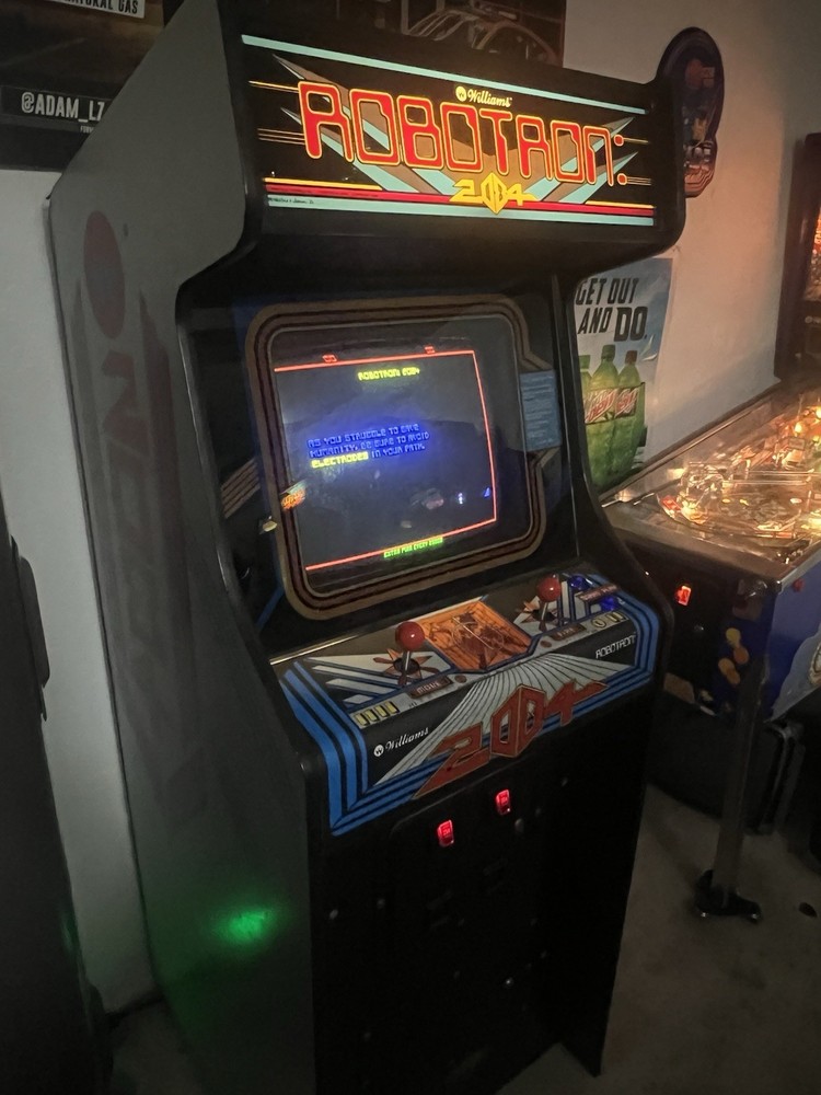 Williams ROBOTRON 2084 Arcade Game Vintage 1982 Original