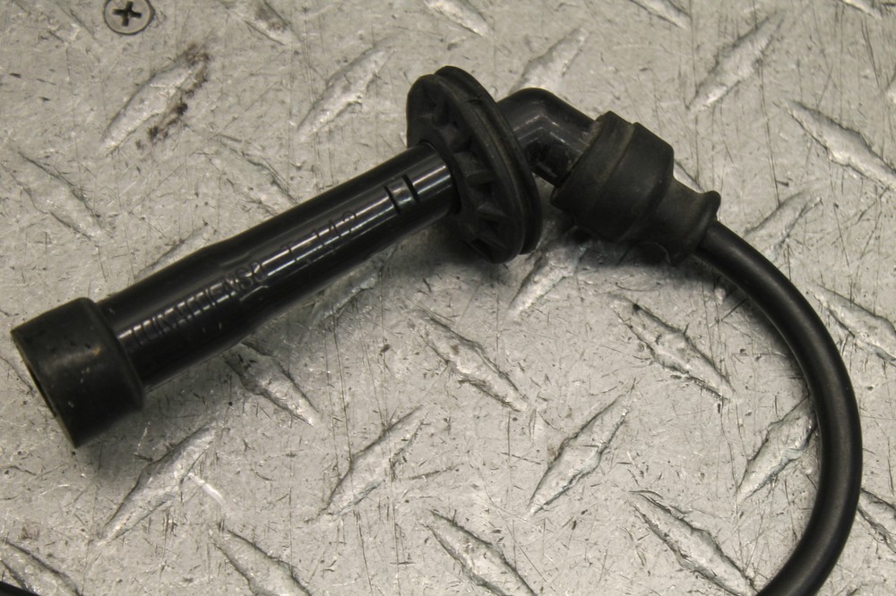 1997 SUZUKI TL1000S IGNITION COIL SPARK PLUG CAP