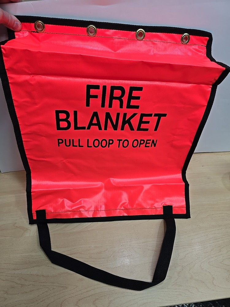 12 Vinyl Wall Mount Case Fire Blanket Quick Access Pull Emergency Bag Heavy NEW