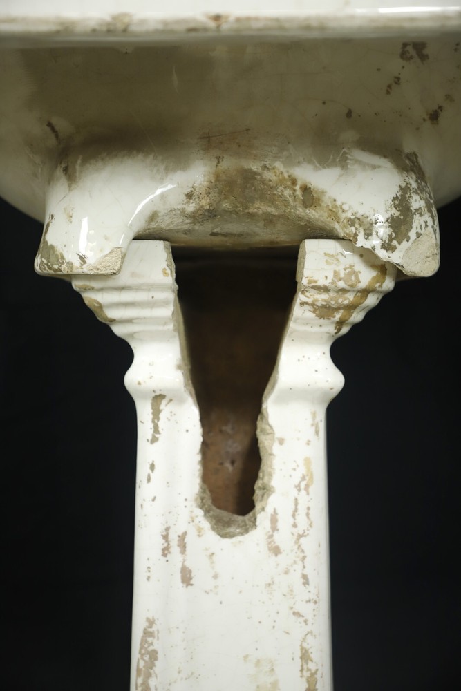 Reclaimed White Ceramic Serpentine 33 in. Pedestal Sink