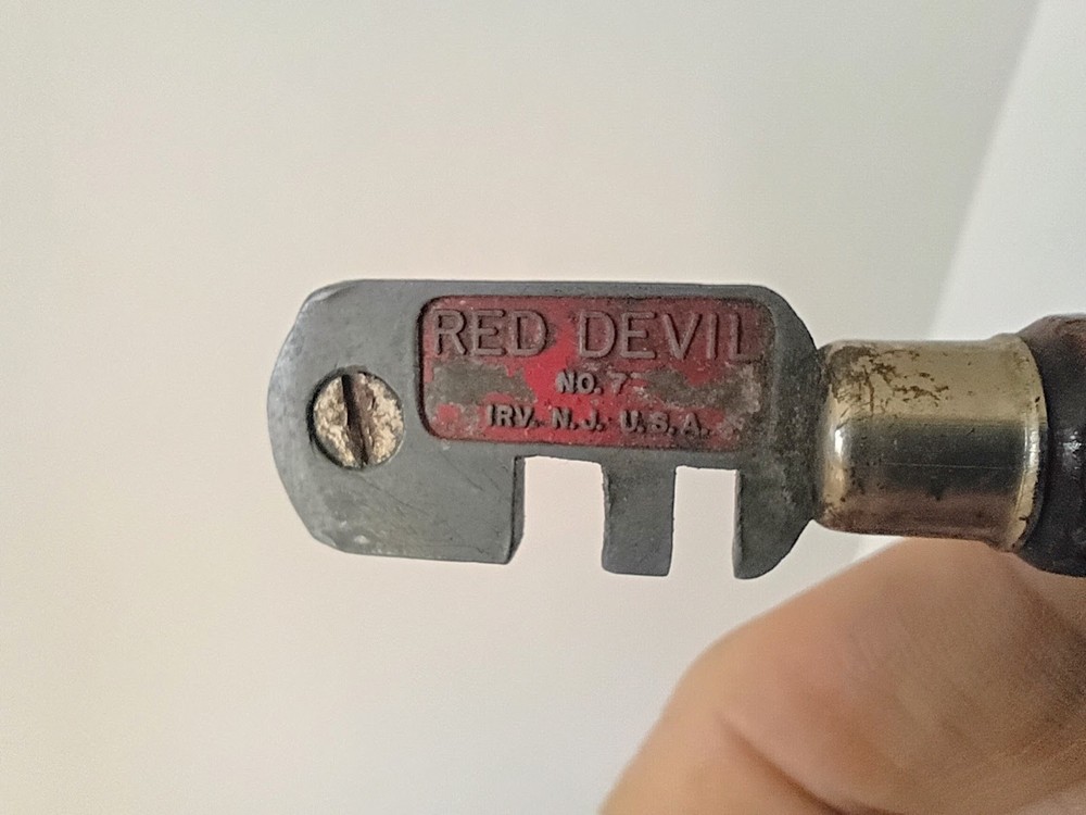 2 Vintage Glass Cutters EUC