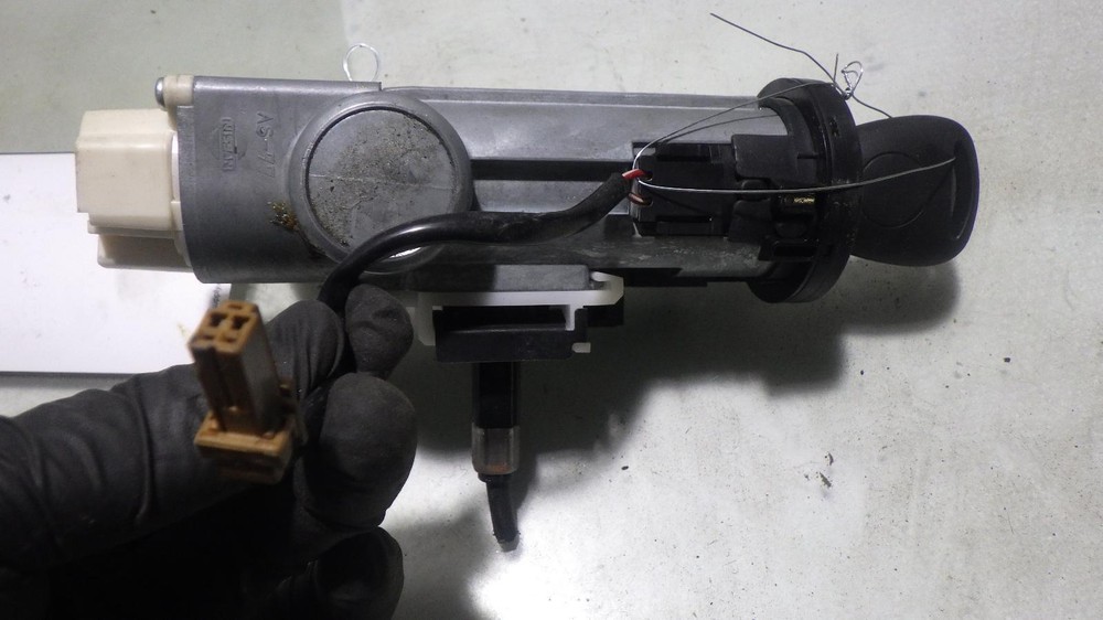 08 NISSAN SENTRA Ignition W/Key