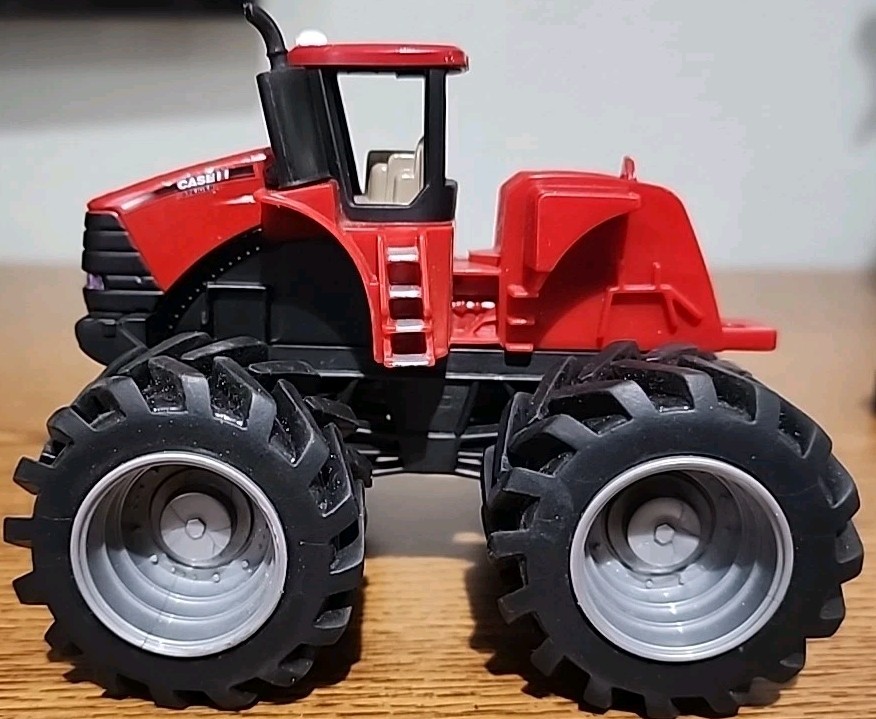 1/64 Scale?  ERTL CASE IH STEIGER.