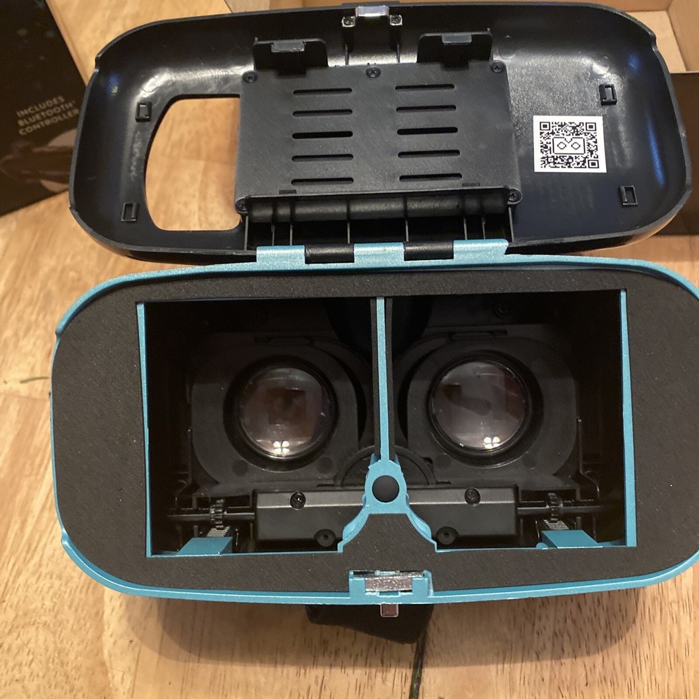 Virtual Reality 3D Headset Bluetooth Controller ReTrak Utopia 360 Smartphone