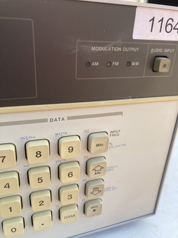 HP 140T - 8555A RF Section - 8552B IF Section. Hewlett Packard Spectrum Analyzer