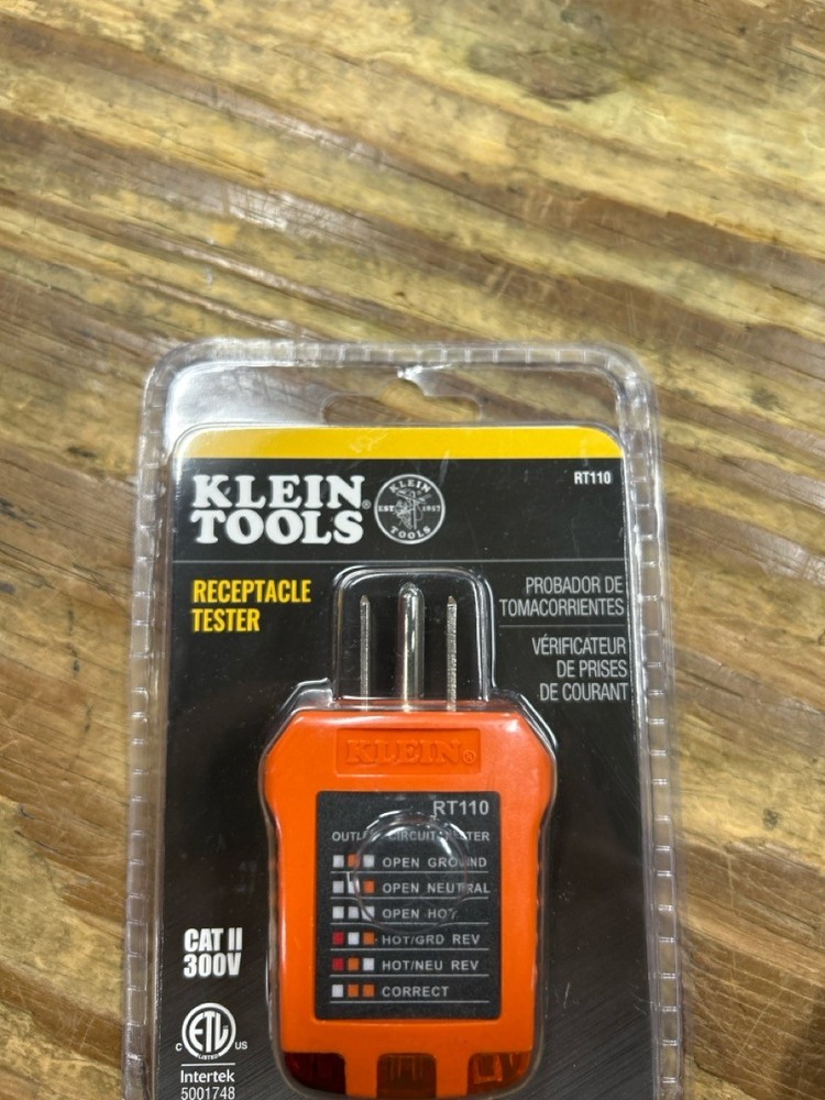 Klein Tools RT110 Receptacle Tester (HPB023918)