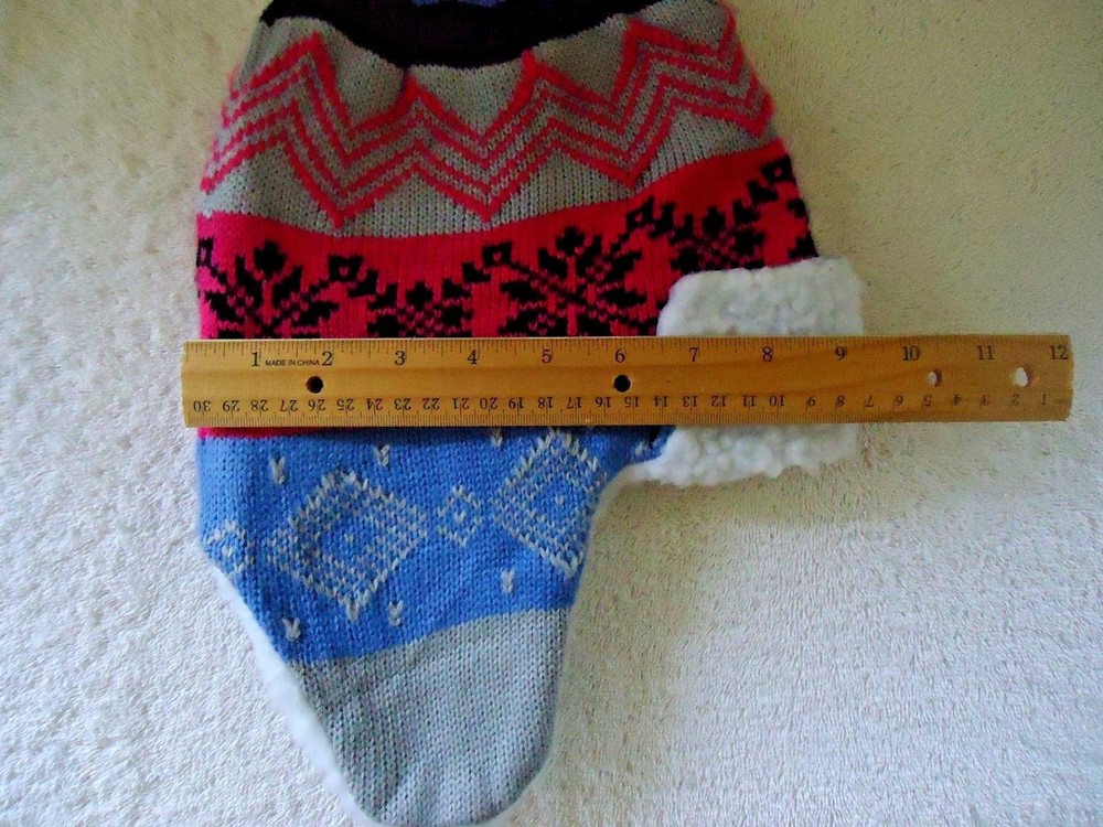 Boys / Girls " NWOT " Multi Color Multi Designed Winter Hat " GREAT HAT "