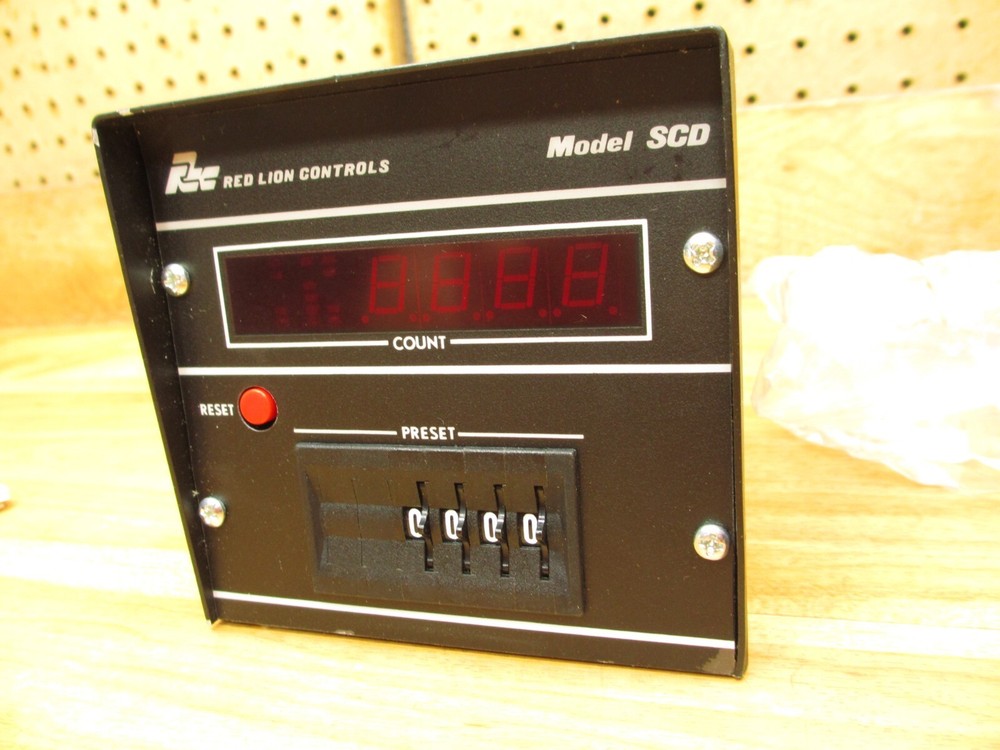 Red Lion Controls SCD00400 *NEW* Presettable Counter