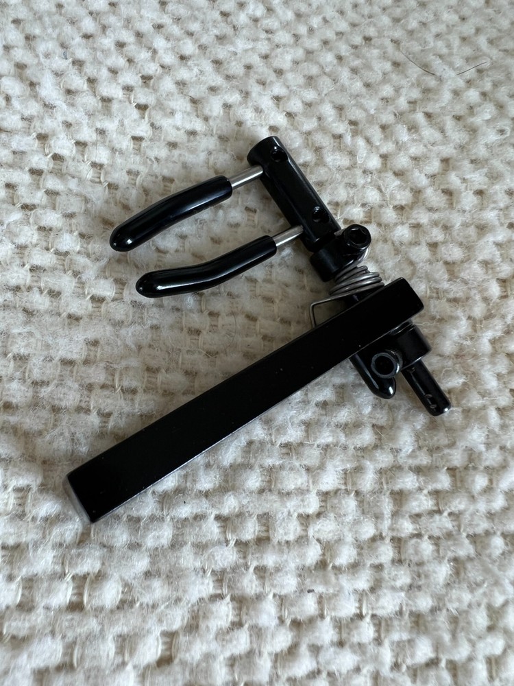 Spring Loaded Dual Prong Archery Flipper Rest