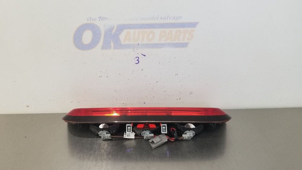 16 CHEVY SILVERADO 2500 HIGH MOUNTED STOP LIGHT