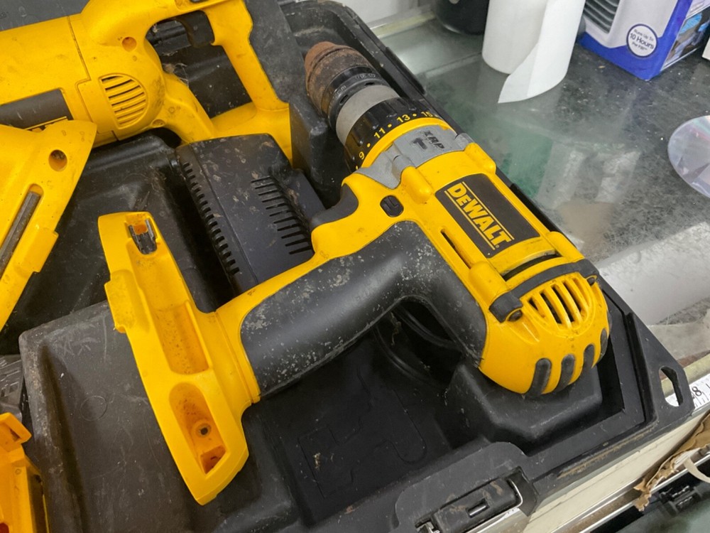 Dewalt DC4CKITA 18V Cordless Compact 4-Tool Combo Kit