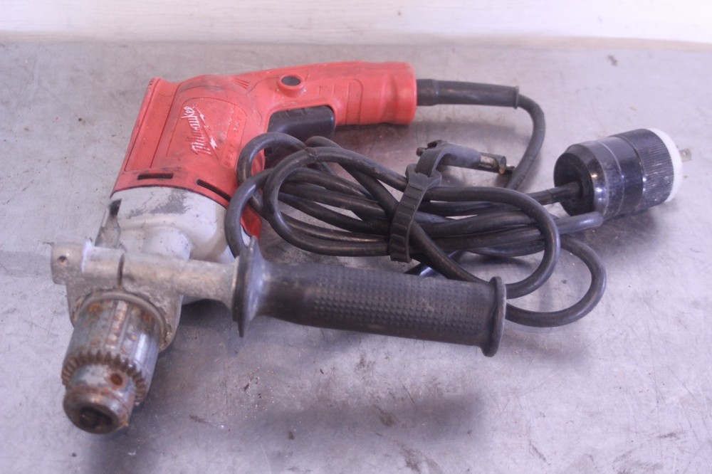 MILWAUKEE 1/2" MAGNUM DRILL