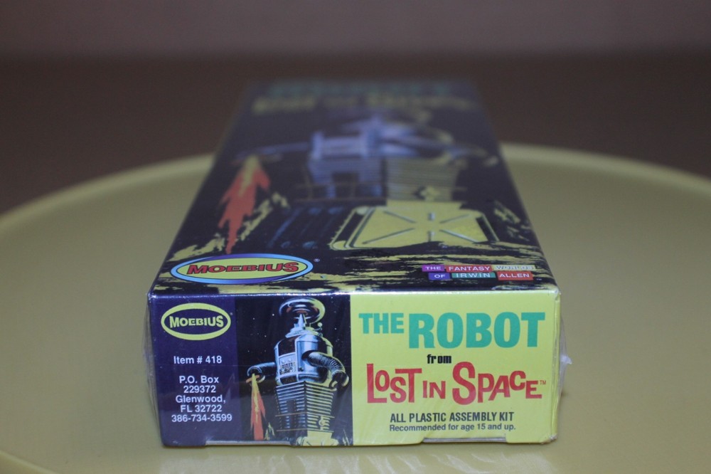 NEW / SEALED / Moebius #418 The Robot Lost in Space Model Kit