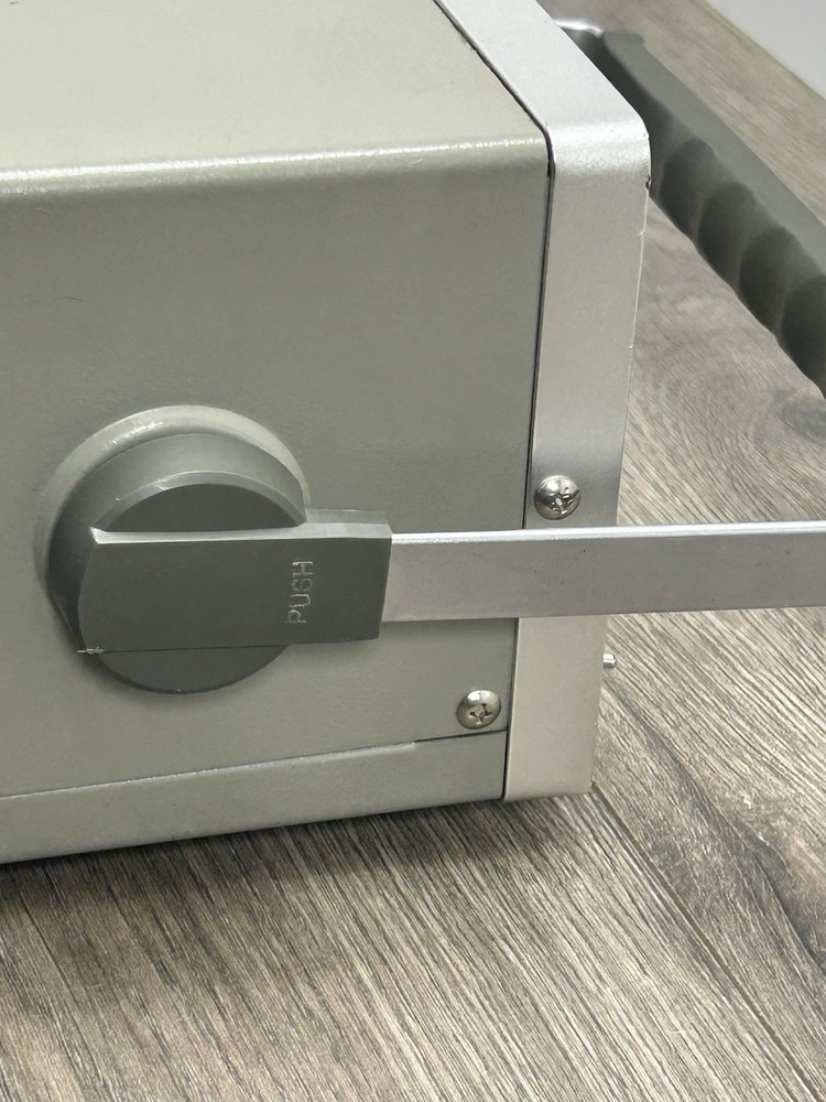 Leader LCG-396 NTSC Pattern Generator & Instruction Manual Original Box Tested