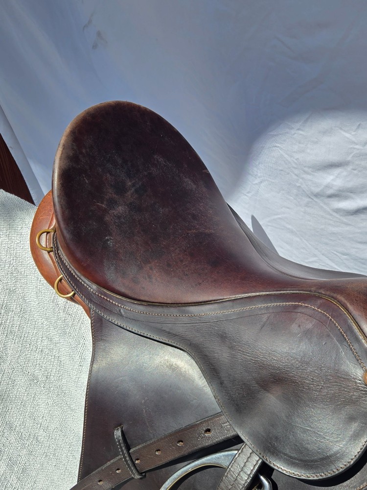 Bates Caprilli 17" CC jump saddle CAIR system adjustable tree Easy Change gullet