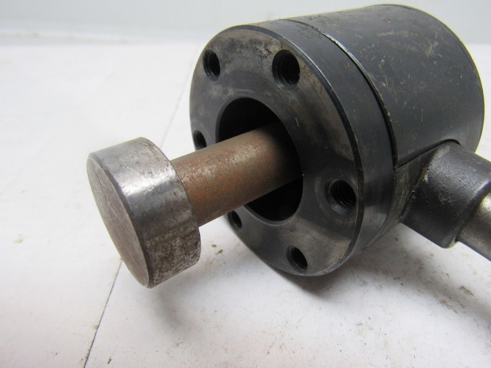 Kipp "Actima" Clamping Device W/Through Hole