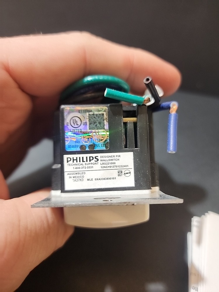 NEW Philips LRS221000 MLE PIR Wallbox Occupancy Sensor Single Relay Switch