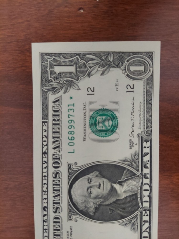 **Uncirculated 2017 *Rare *Error* Solid Starnote .(1dollar) 1 Solid /1 Hollow**