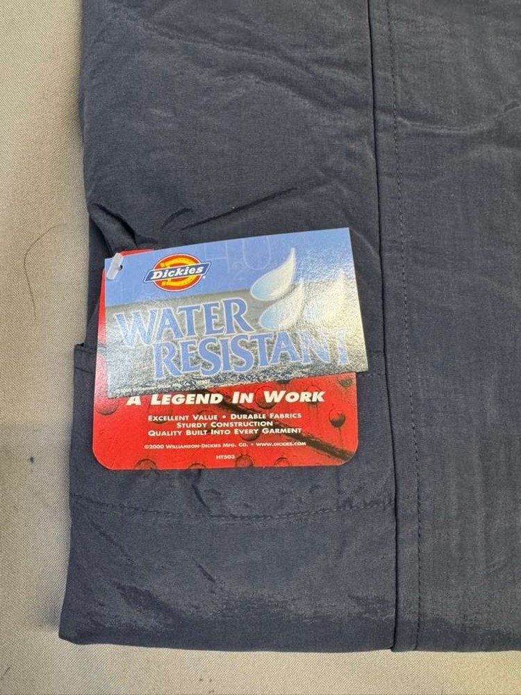 Dickies Men's Water Resistant 100% Nylon Jacket