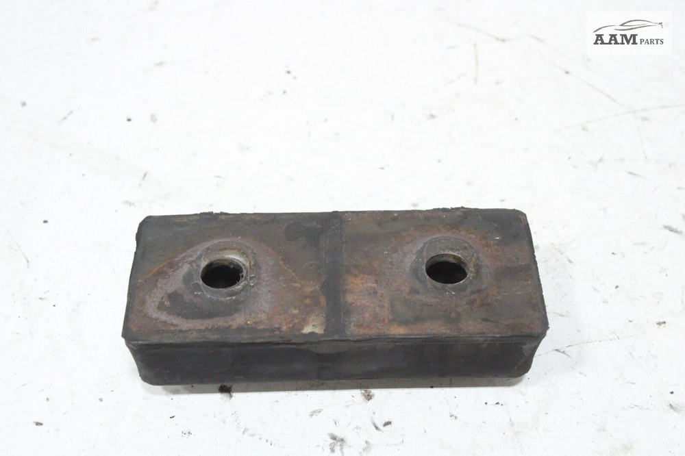 2018-2024 FREIGHTLINER CASCADIA ENGINE MOUNT ISOLATOR 01-33963-000 OEM