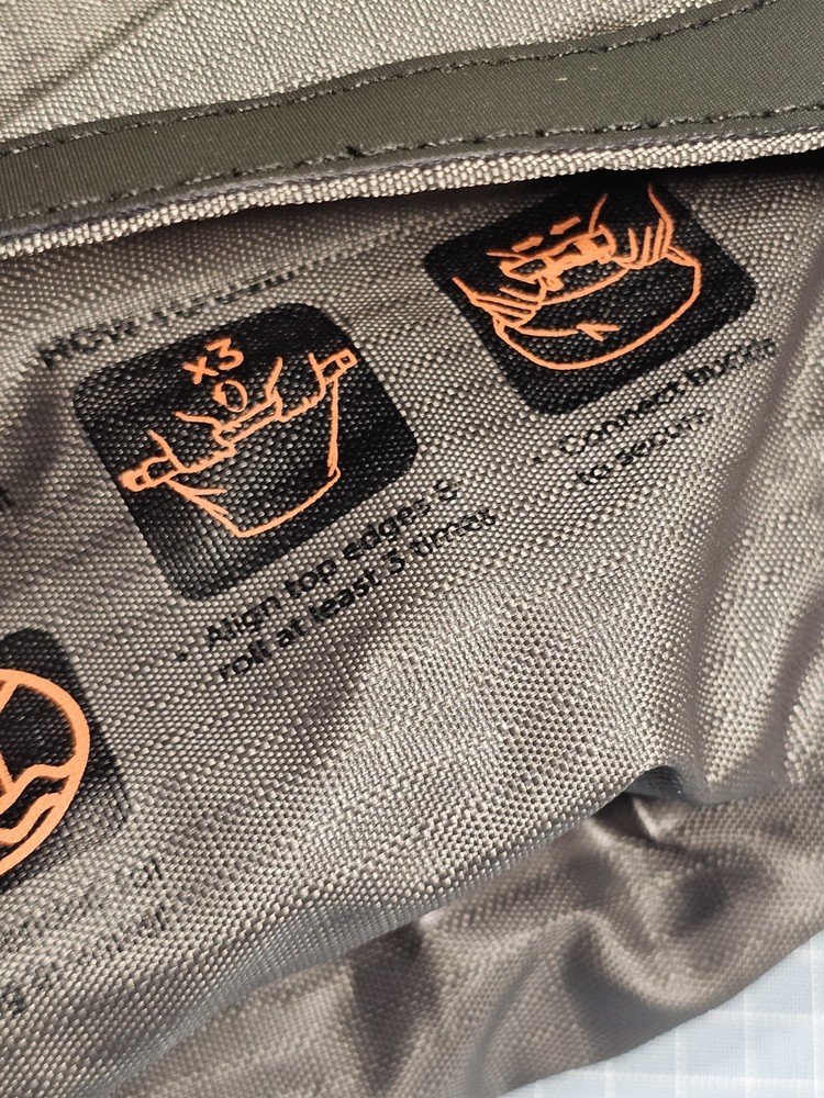 GECKOBRANDS Lightweight Waterproof Nylon Drawstring Backpack Black