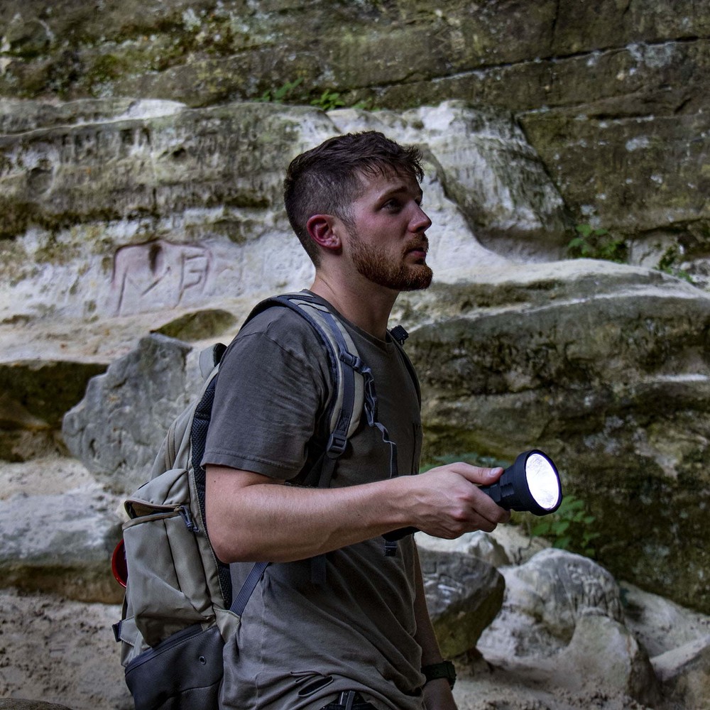 Rechargeable 1000 Lumen LED Flashlight, Battery Meter Display