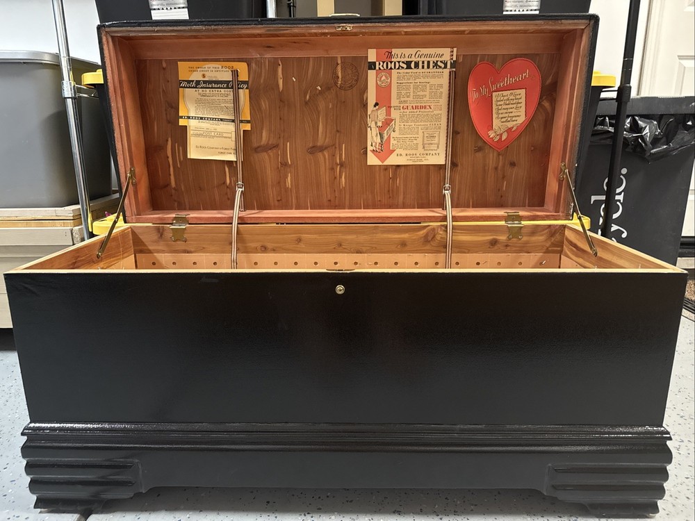 1939 Roos Chest Vintage Chest
