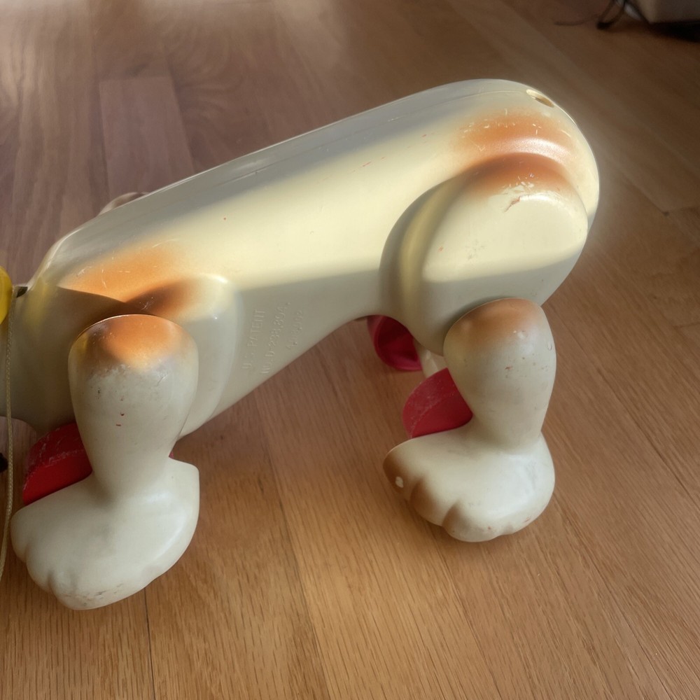 Vintage 1970s Hasbro Digger The Hound Dog Sleuth Detective Pull String Toy