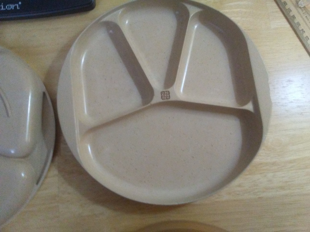 Littonware Microwave Divided Plates with Lids
