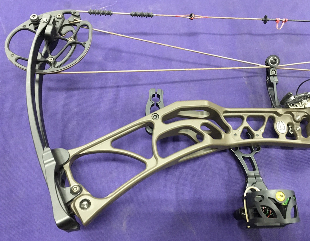 Elite Archery Ritual 30 Compound Bow Bundle w/ Plano Pillarlock Hardcase