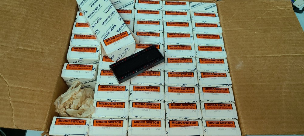 Micro Switch Honeywell Push Button Switch 104LE8-1 104LE8