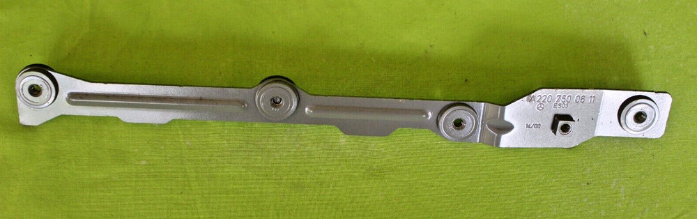 Mercedes Benz W220 S-Class Bracket ES03 A2207500611