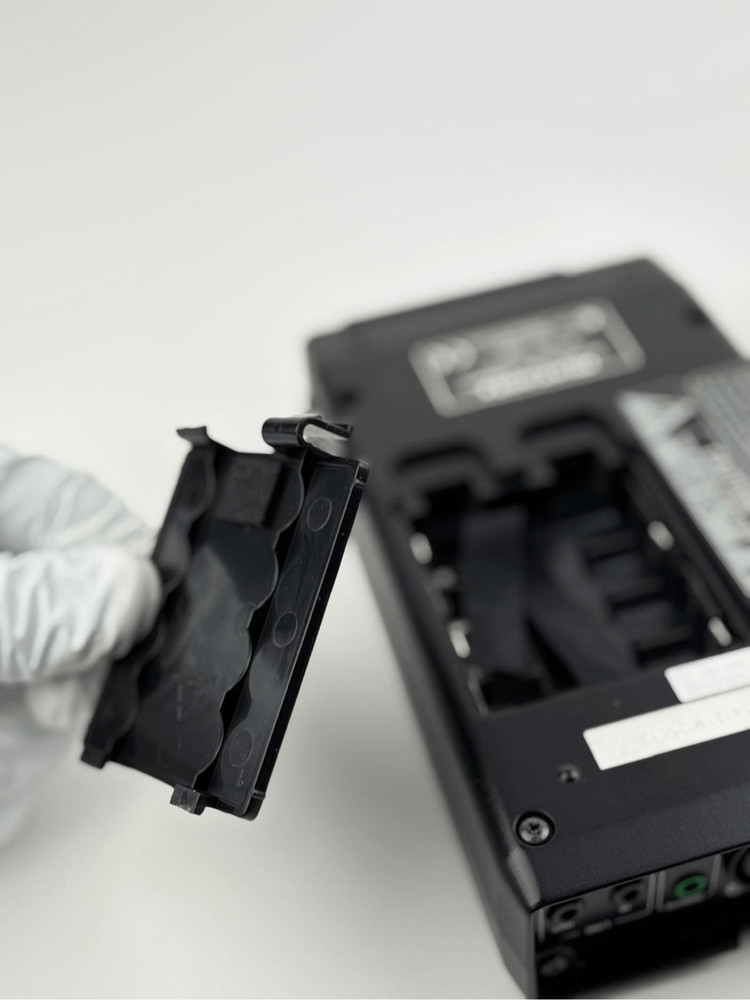 Marantz Professional PMD660 Handheld Solid State Recorder w/ 4 GB Flash Card