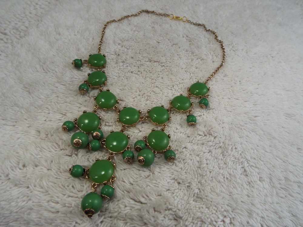 Goldtone Green Bead Bib Necklace (H2)