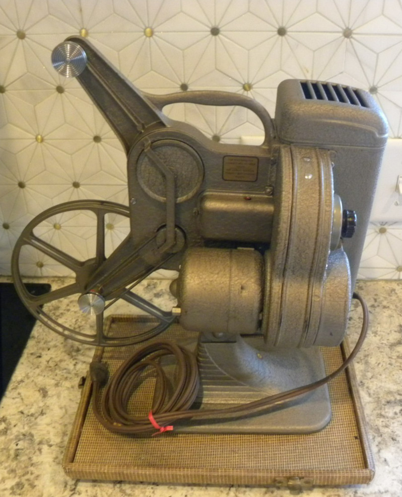 Vintage : Keystone Brightbeam K-70 - 8mm Projector - WORKS