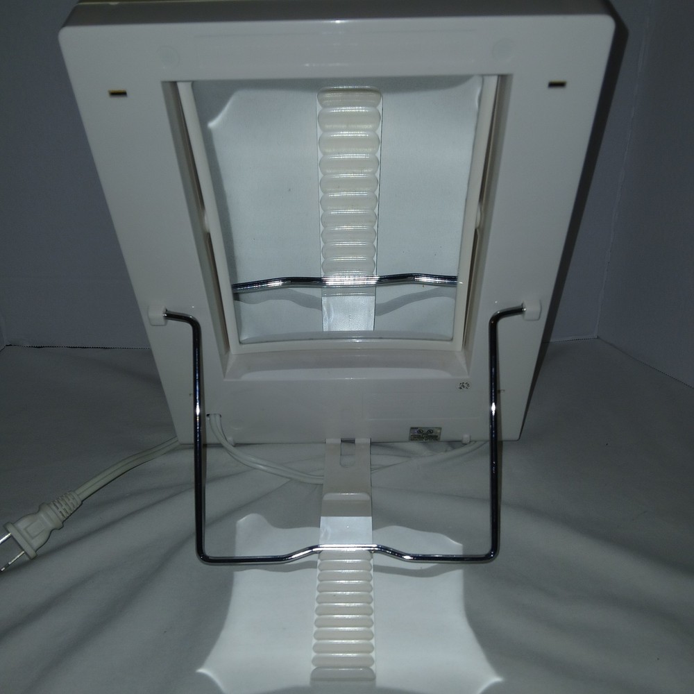 Vintage Jerdon JGL9W Tri Fold Two Sided Lighted Makeup Mirror 4 Lights Tested