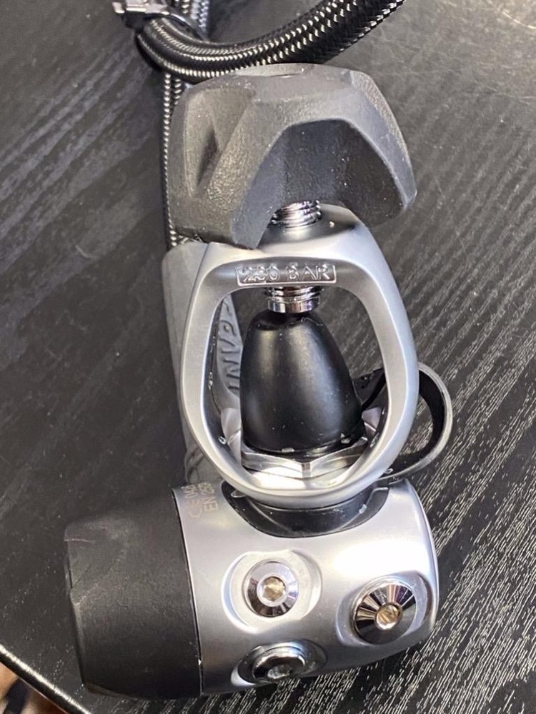 OCEANIC ALPHA CDX REGULATOR.