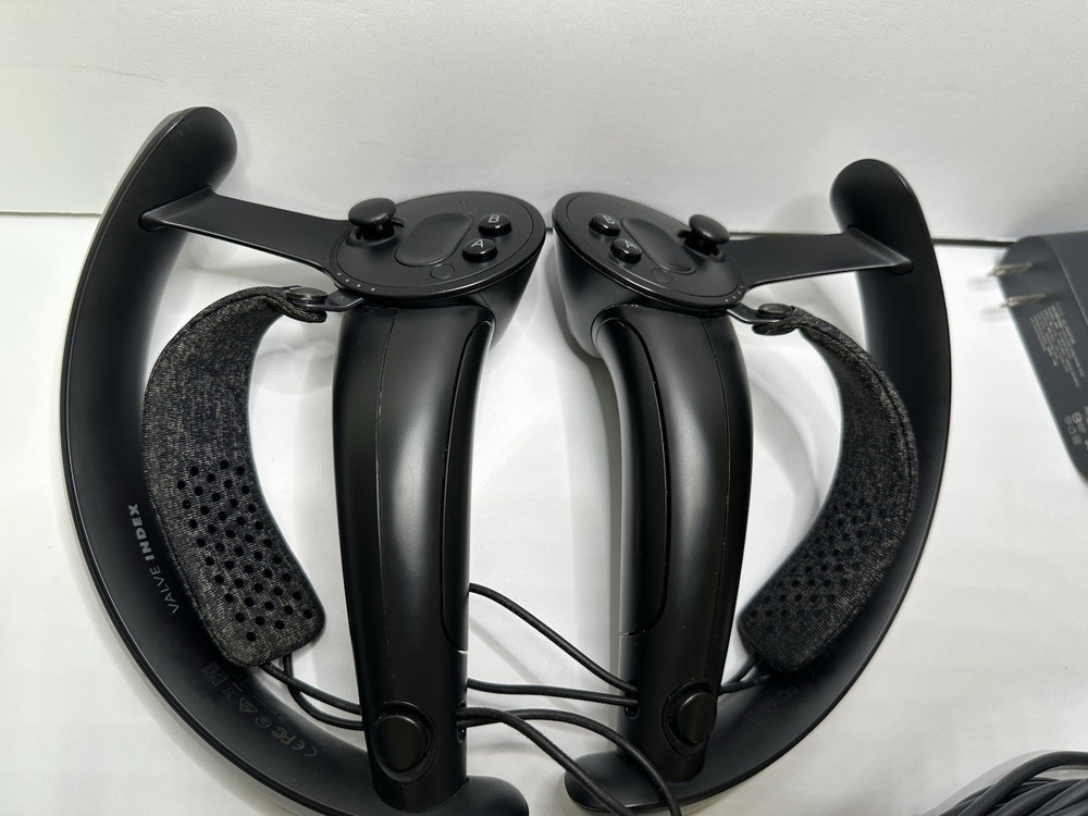 Valve Index PC & Console VR Headset Full Kit Knuckle Controllers, Base Stations