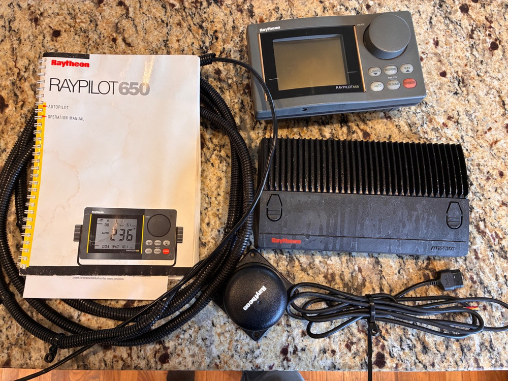 Raymarine  Raypilot 650    Course computer, Control head $ Fluxgate