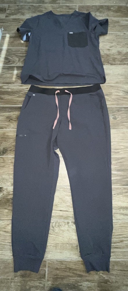 Figs Grey Two-Piece Scrub Set with Pink Drawstring XL